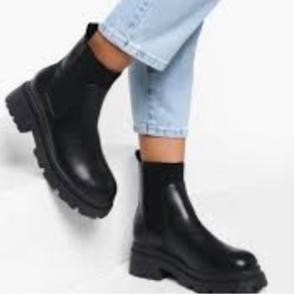 Zara Shoes - Chunky Chelsea boots❤️EUC